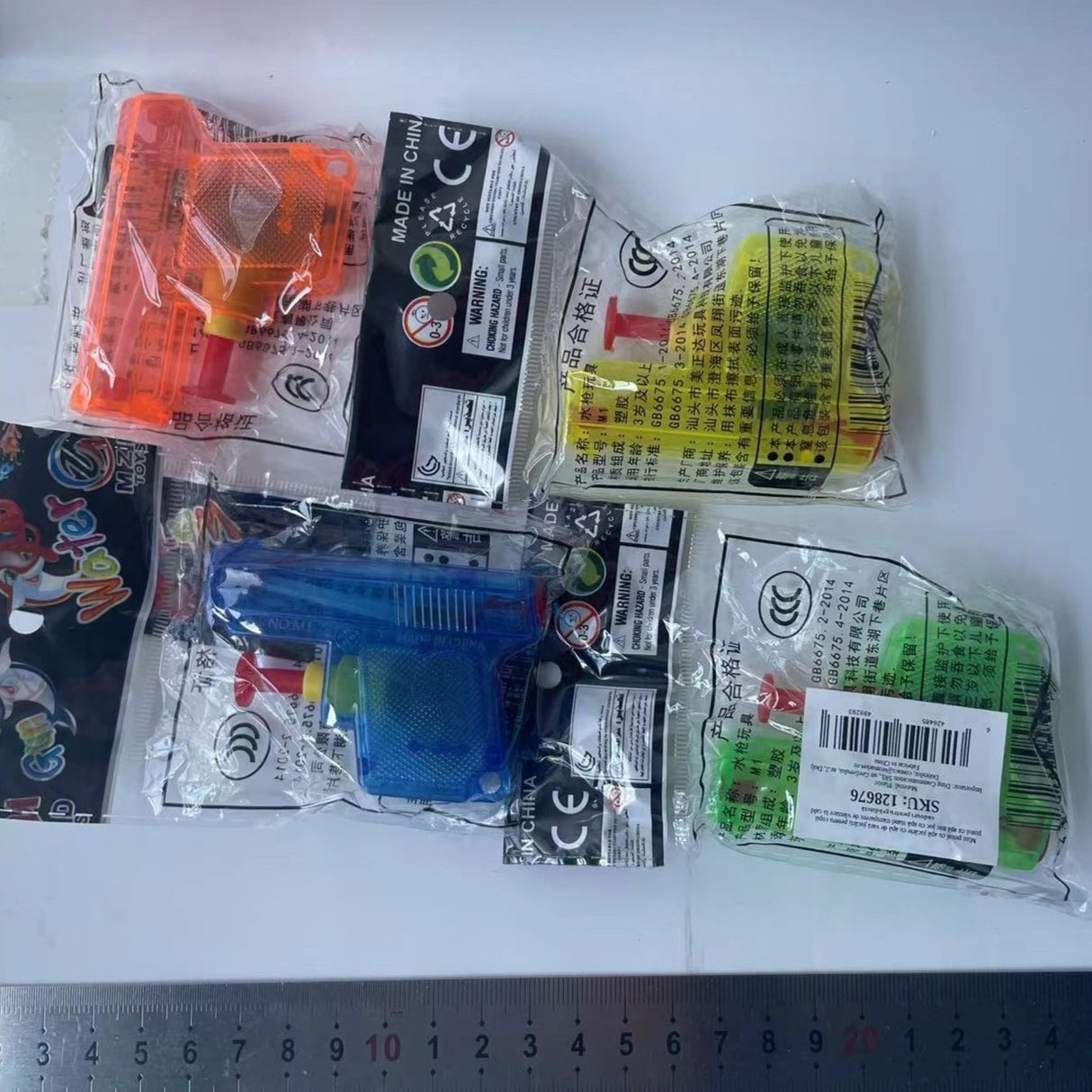 Set 4 Mini Pistoale cu Apa, Vivimall, Jucarii de Vara, pentru Copii, 4 Culori Transparente Random - vivimall.ro