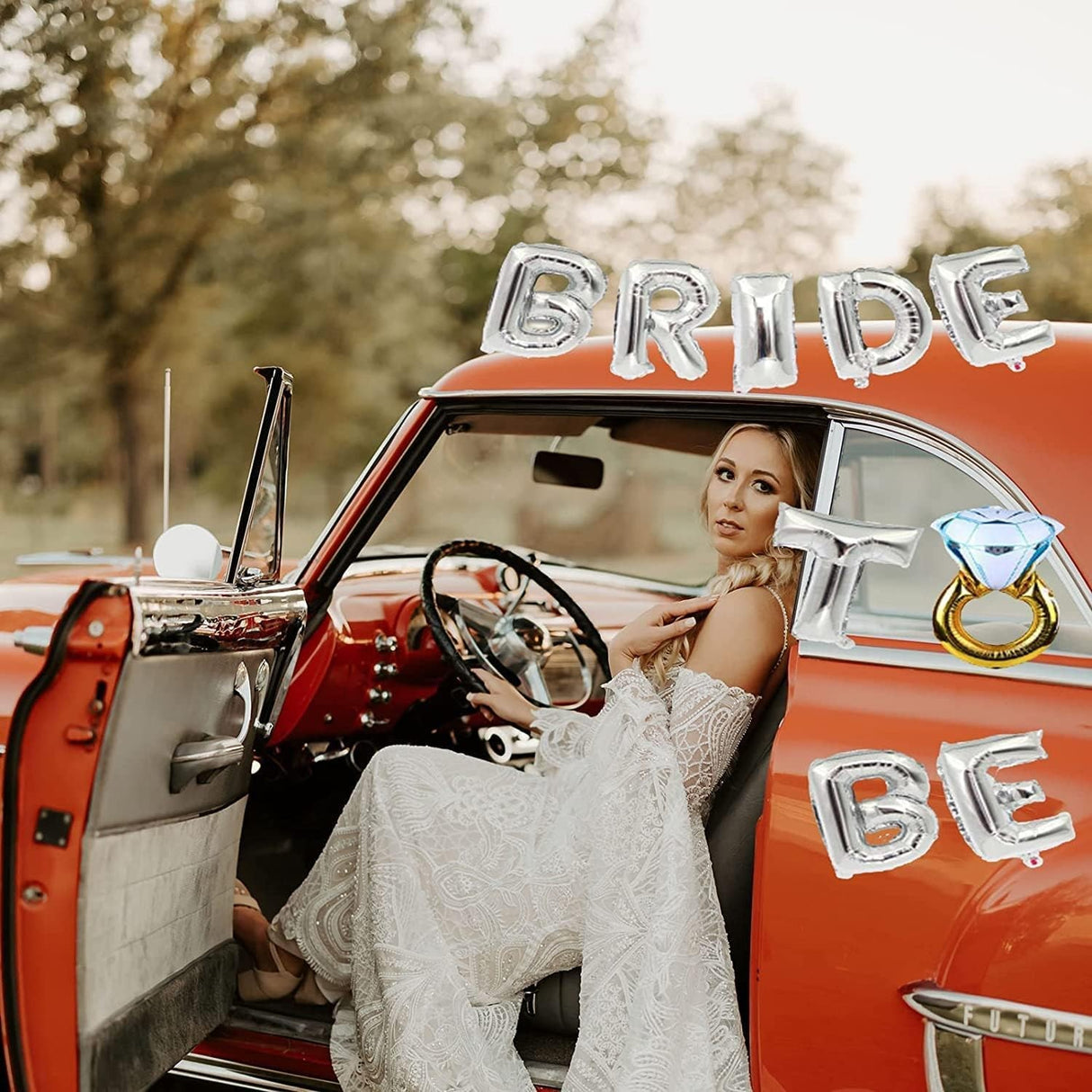 Set Baloane din Folie Metalizata, Vivimall, Model Bride to Be cu Inel de Logodna, Litere de 40 cm, Baloane Party, Ambalaj Individual, Pai Inclus, Umflare cu Aer sau Heliu, Argintiu - vivimall.ro