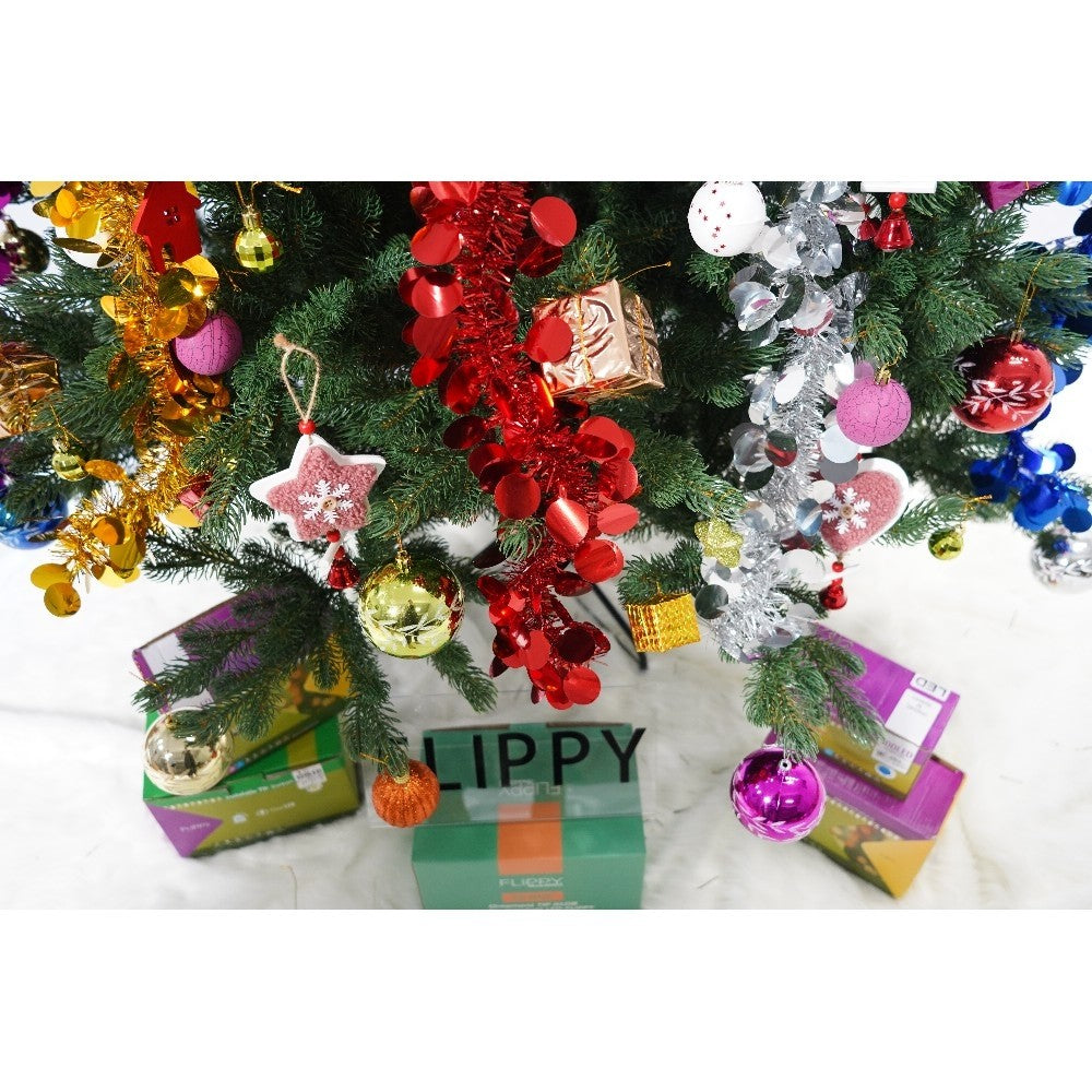 Set brad artificial de Craciun si elemente decorative, clasic, pentru interior/exterior, inaltime 210 cm, diametru 138 cm, 858 ramuri, Flippy, verde, suport metalic inclus - vivimall.ro