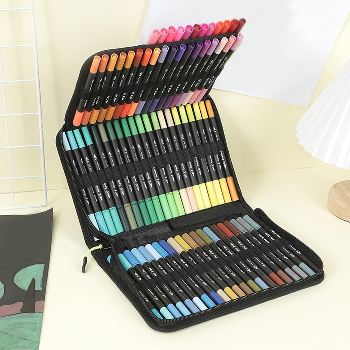Set Carioci pe Baza de Apa, Vivimall, 2 in 1, pentru Pictura, Caligrafie, 72 Culori, Penar Negru, Corp Carioca Negru, 24.5 x 18.5 x 5 cm, Multicolor - vivimall.ro