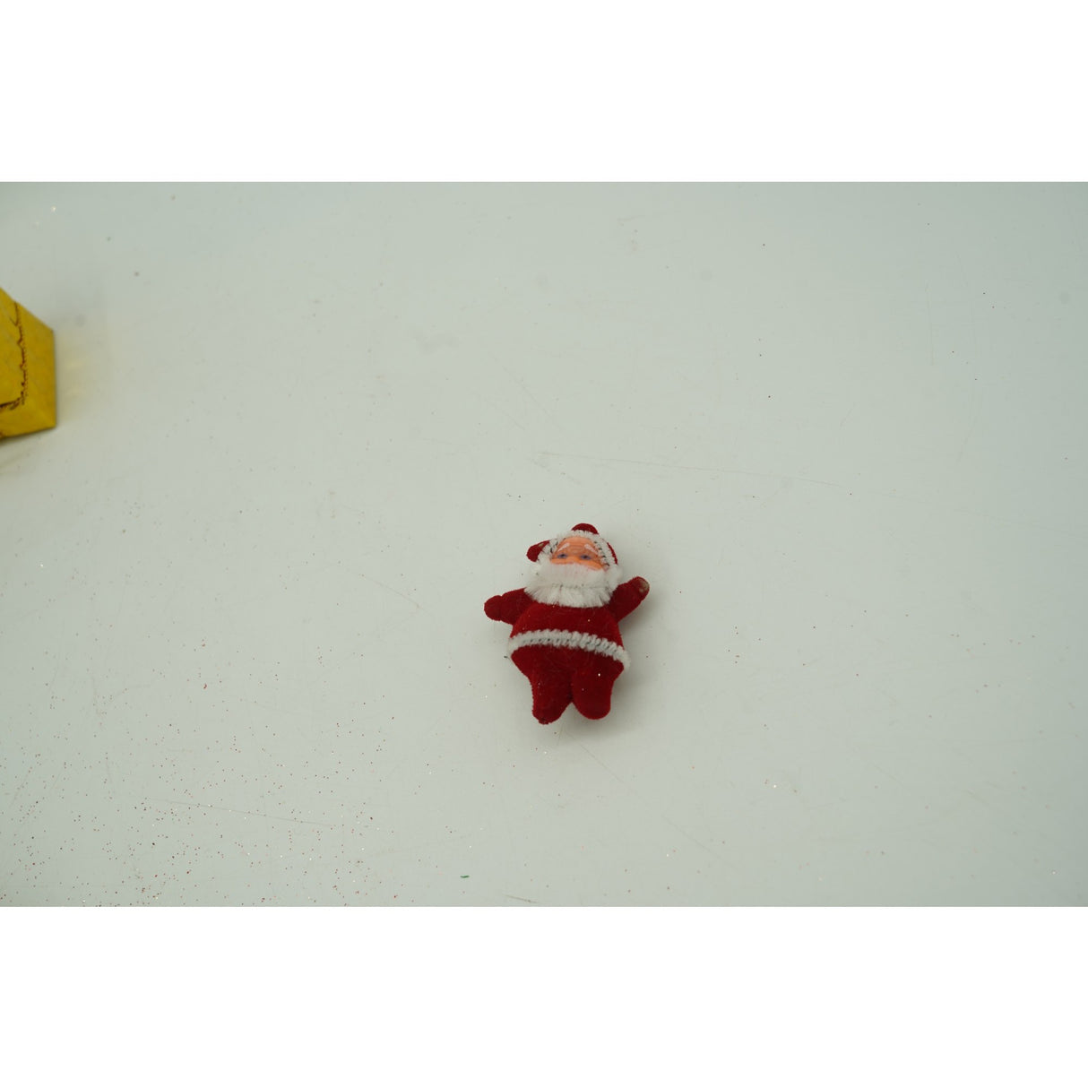 Set de 45 ornamente de brad, Vivimall, de tip Glob, , din polistiren, cu finisaj sclipitor , cutie 8 cm adancime x 24 cm lungime x 16 cm inaltime - vivimall.ro