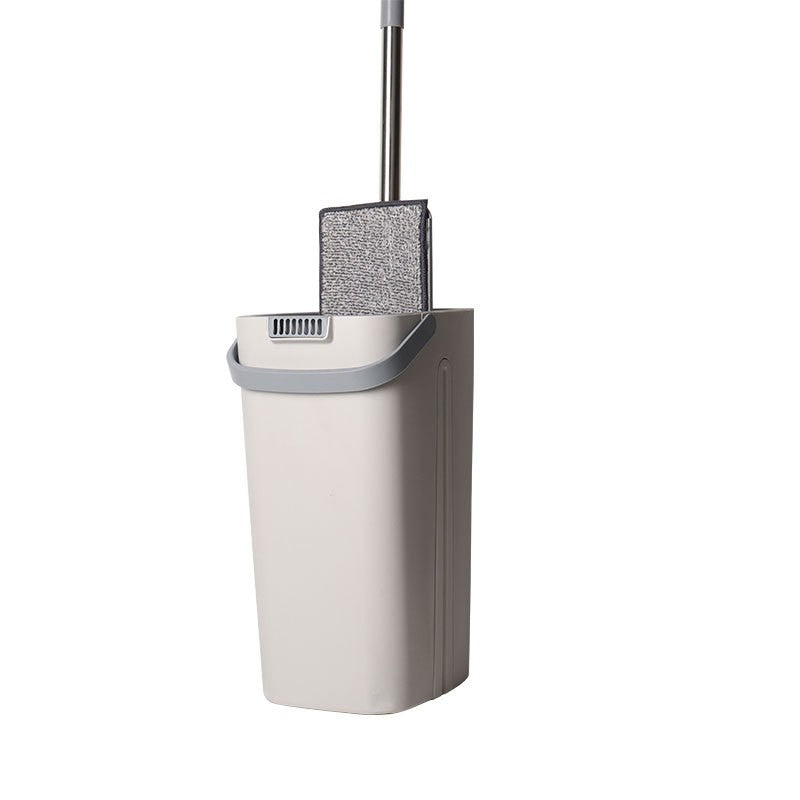 Set de Curatenie, Vivimall, Mop si Galeata, Capacitate 5.7 l, 4 Rezerve Microfibra Incluse, Plastic, Utilizare Umeda/Uscata, Stoarcere Fara Maini, Albastru/Alb - vivimall.ro