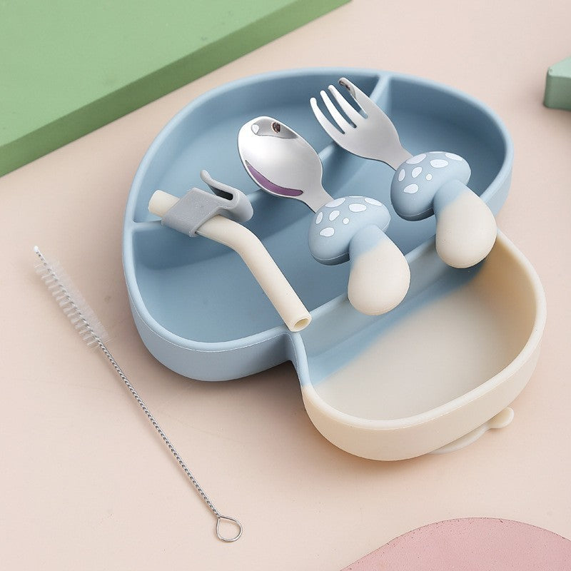 Set diversificare bebelusi Vivimall, din silicon, 18 x 19.5 cm, 1 farfurie compartimentata in formade ciuperca, lingurita si furculita, pai, perie pai, fara alergeni, ventuza fixare, forma creativa, albastru - vivimall.ro