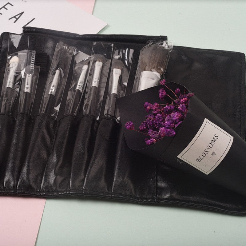 7 darabos hordozható sminkkészlet fekete tokkal
