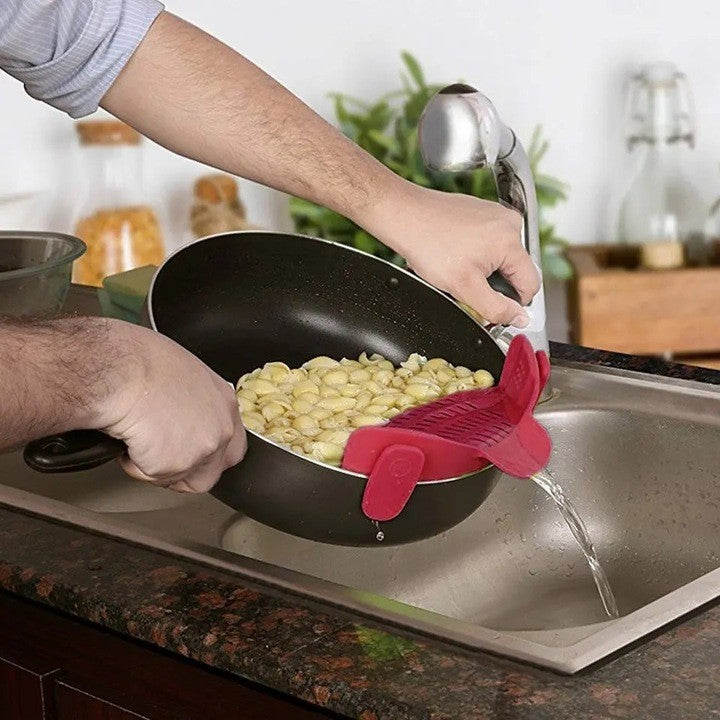 Strecurator Filtru pentru Vase, Vivimall, din Silicon Rezistent la Temperaturi Inalte, Universal, Paste, Legume, Fructe, 23x12.5x6.7 cm Rosu - vivimall.ro