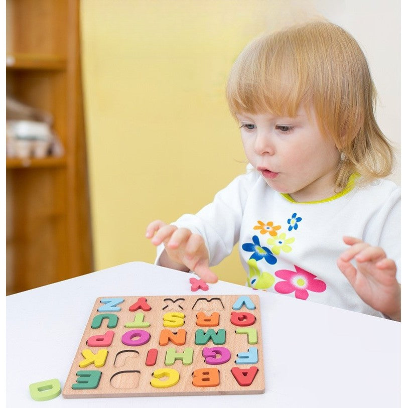 Montessori tábla, fa, kisgyermekkori nevelés ábécé, 26 fa betű, +18 hónapos kortól, vízbázisú festék