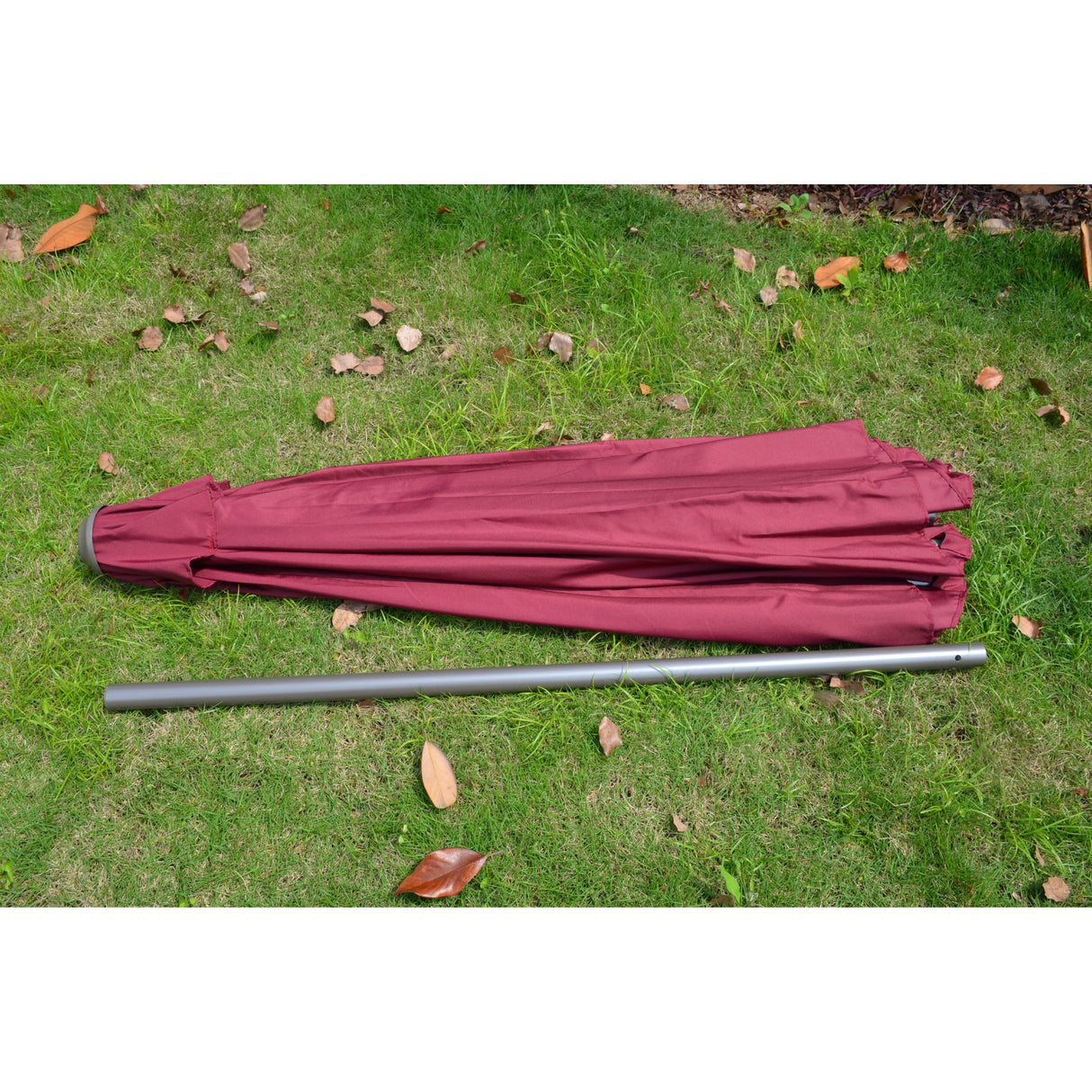 Umbrela rotunda de soare Vivimall pentru terasa, diametru 2.70 m, manivela, rosu - vivimall.ro