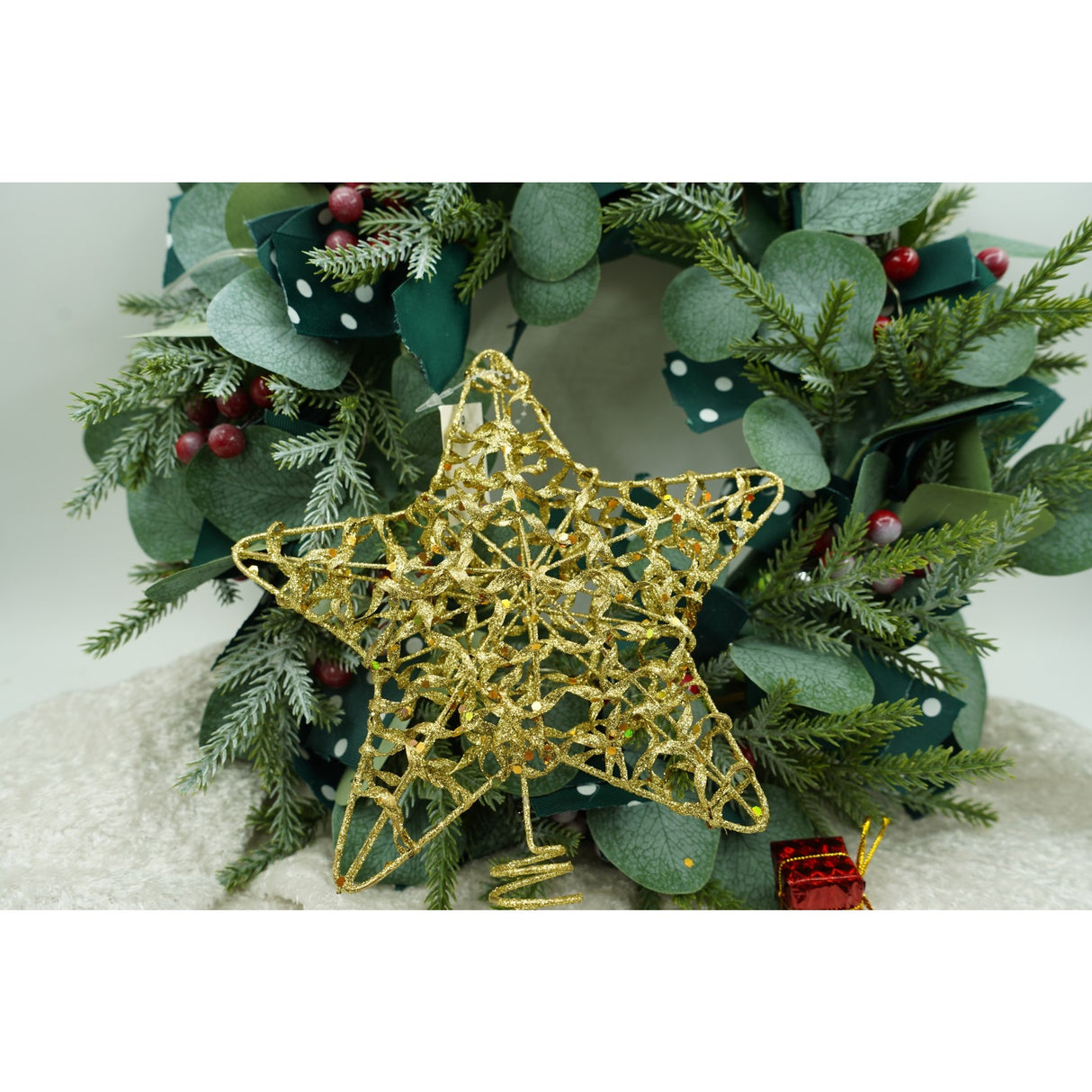 Varf decorativ de brad, Auriu, in forma de Stea, design cu paiete, din Plastic/Metal, 18 cm x 23 cm, Interior/Exterior, Vivimall - vivimall.ro
