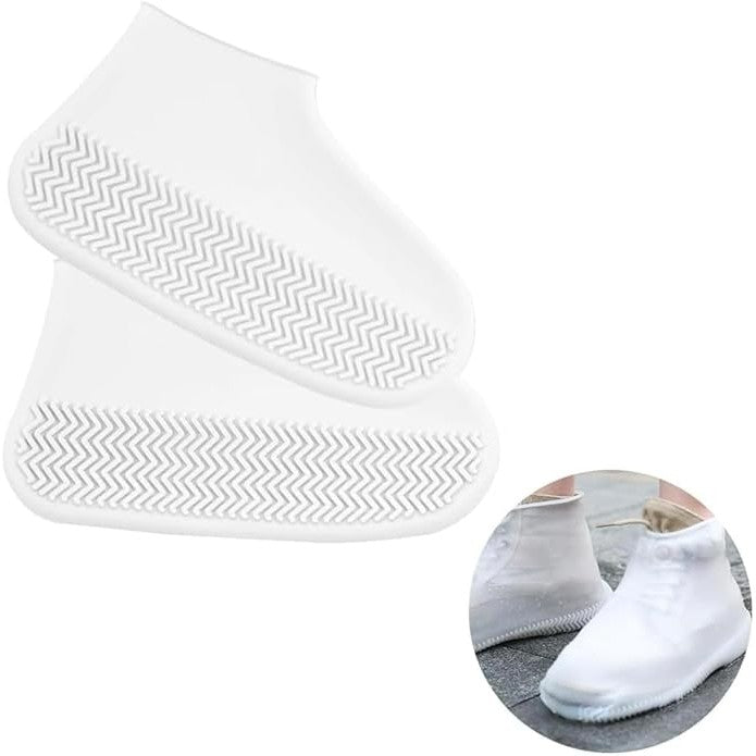 Husă protecție încălțăminte albă din latex, vedere laterală, elasticitate material evidențiată