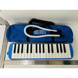 Melodică Vivimall 32 clape albastru, detaliu clape imprimate cu note muzicale