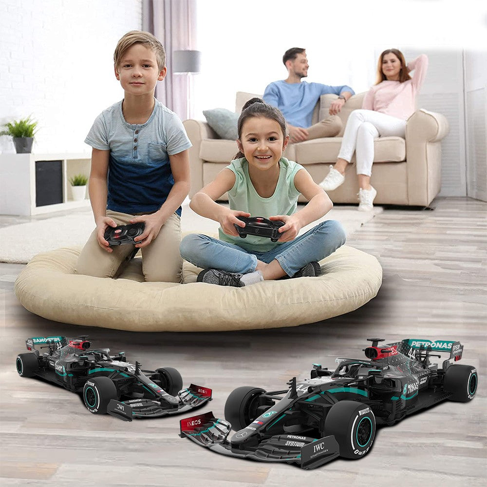MASINA CU TELECOMANDA MERCEDES AMG F1 W11 EQ PERFORMANCE SCARA 1 LA 18