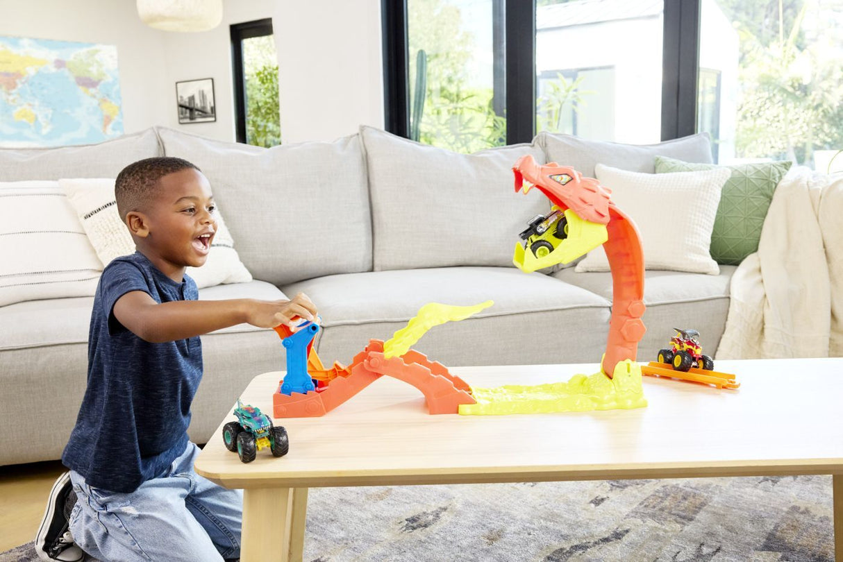 HOT WHEELS MONSTER TRUCK SET DE JOACA PISTA INVINGE SARPELE URIAS CU MASINUTA BONE SHAKER INCLUSA