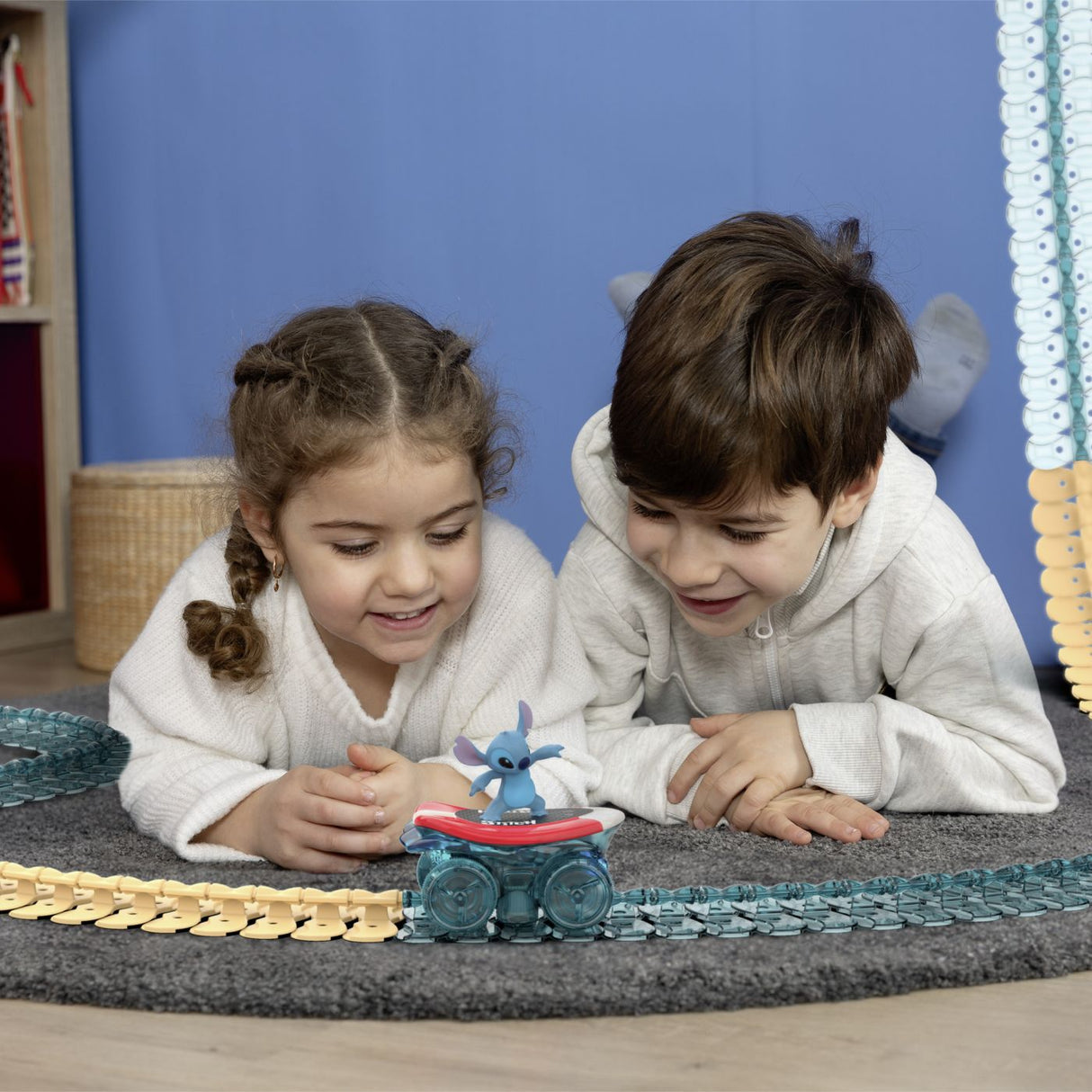 SMOBY DISNEY STITCH PISTA DE CURSE FLEXTREME SET