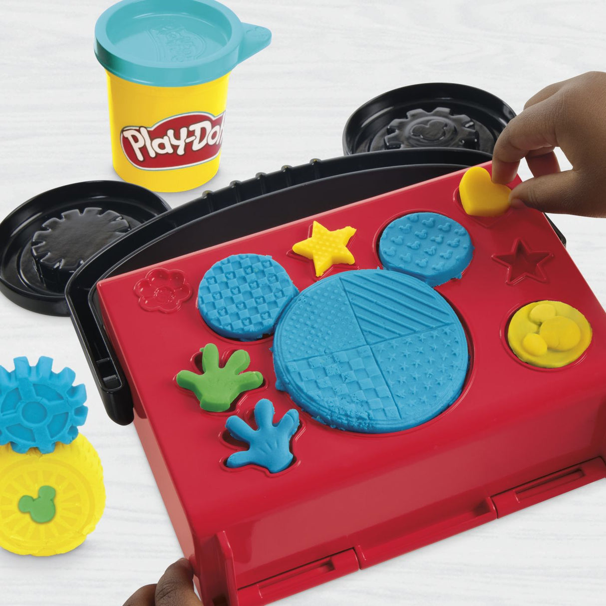 PLAY DOH DISNEY JR CLUBUL LUI MICKEY MOUSE SET LA GARAJ