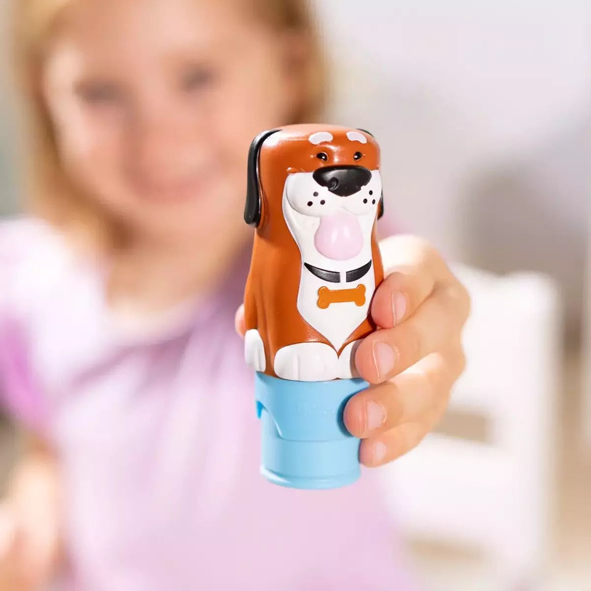 MELISSA AND DOUG STICKER WOW SET DE JOACA AUTOCOLANTE SI STAMPILA CATELUS