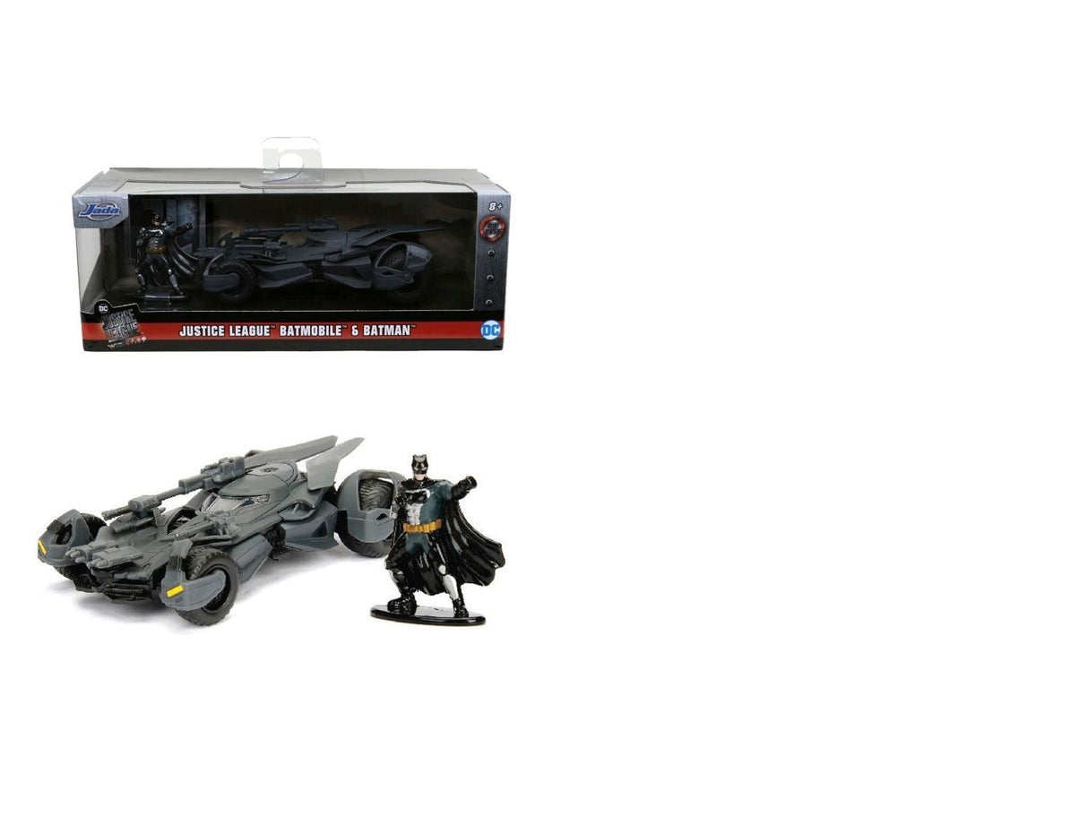 JADA DC JUSTICE LEAGUE SET FIGURINA BATMAN SI MASINUTA METALICA BATMOBILE SCARA 1 LA 32