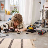 LEGO TECHNIC CAMIONUL FMX ȘI EXCAVATORUL ELECTRIC EC230 DE LA VOLVO 42175