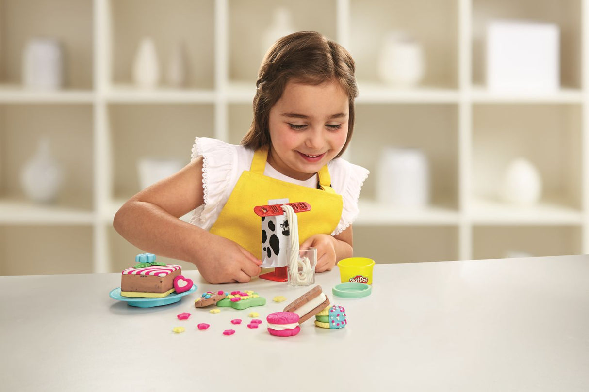 PLAY DOH KITCHEN CREATIONS SET DE GATIT FURSECURI