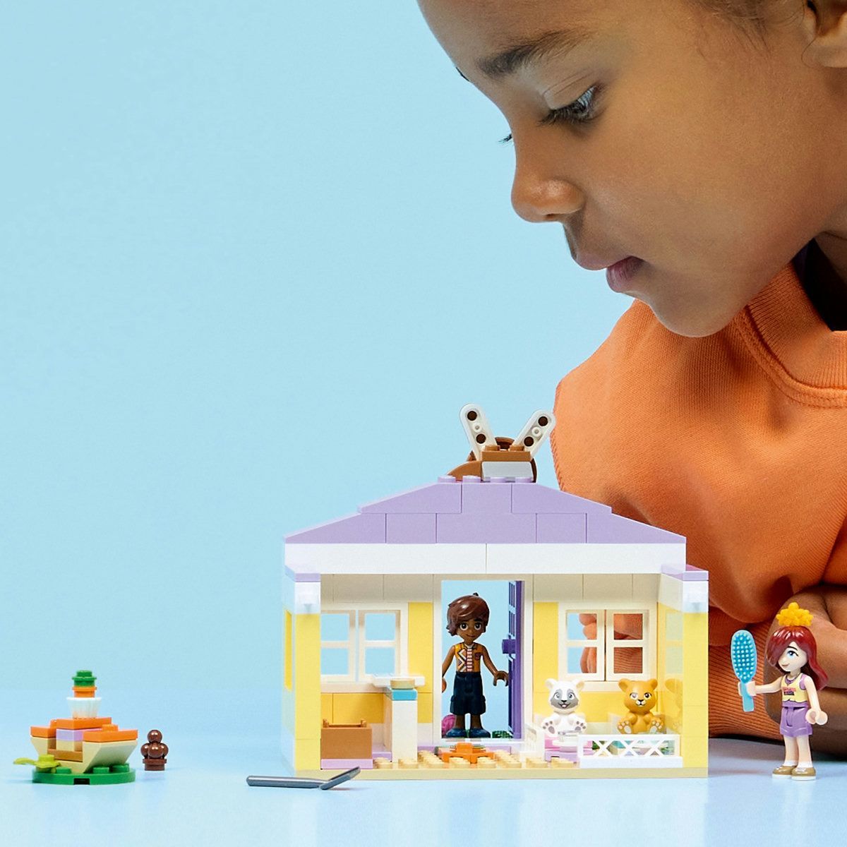 LEGO FRIENDS HOTEL PENTRU IEPURASI IN ORASUL HEARTLAKE 42679