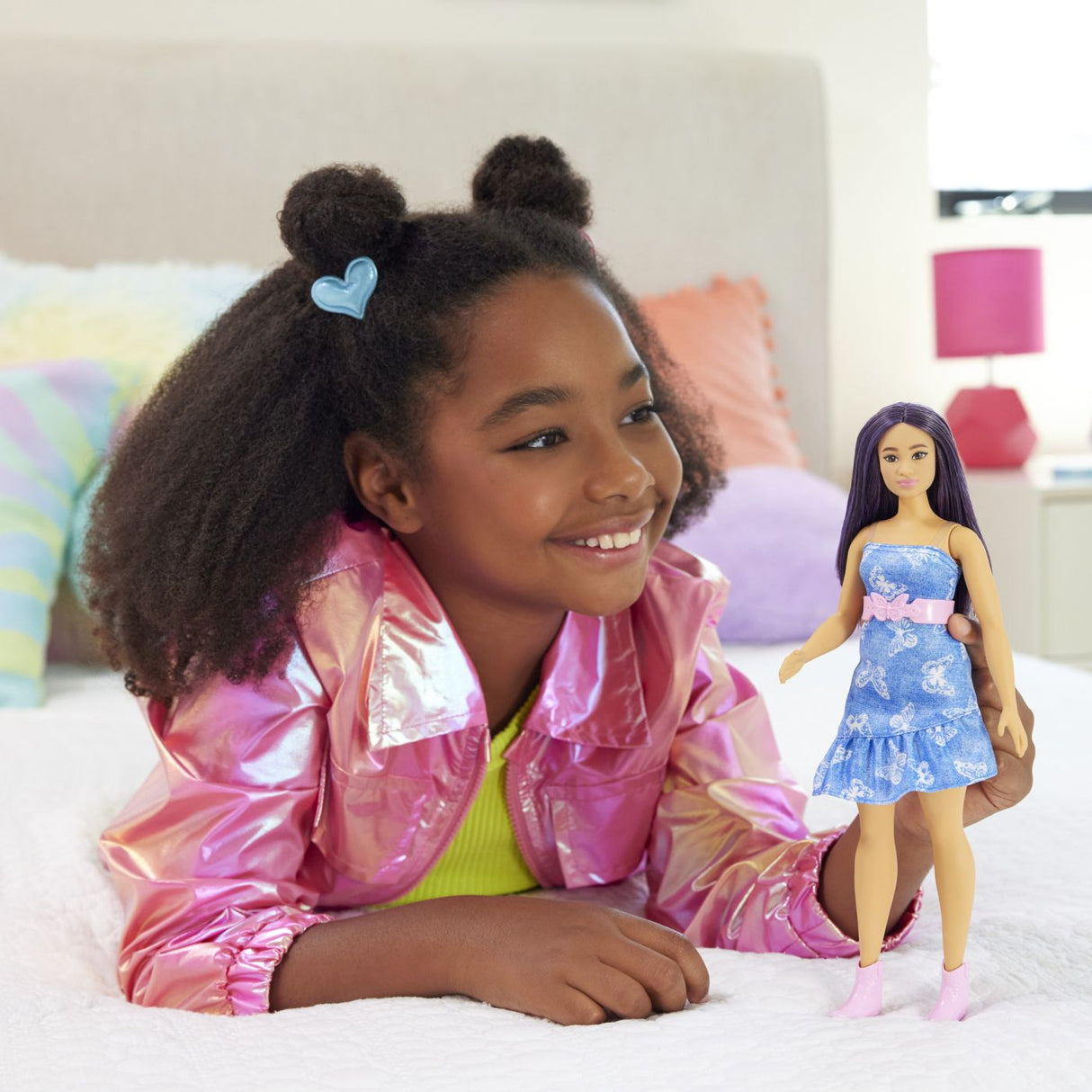 BARBIE FASHIONISTAS PAPUSA BARBIE CU PARUL MOV SI ROCHITA CU FLUTURASI