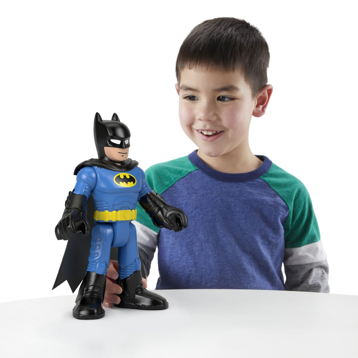 FISHER PRICE IMAGINEXT DC SUPER FRIENDS FIGURINA BATMAN XL CU COSTUM ALBASTRU