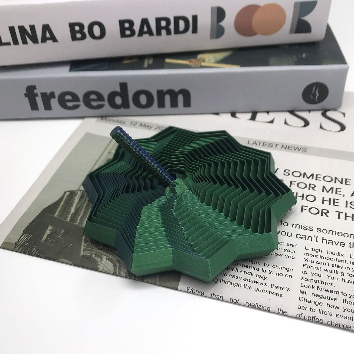 Jucarie decompresie, Stea 3D octogonala, maner spirala turn magic geometric, 11 cm, Negru Verde