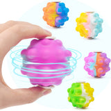 Fidget Spinner Pop It 3D Flippy ținut în mână, demonstrație utilizare, model roz