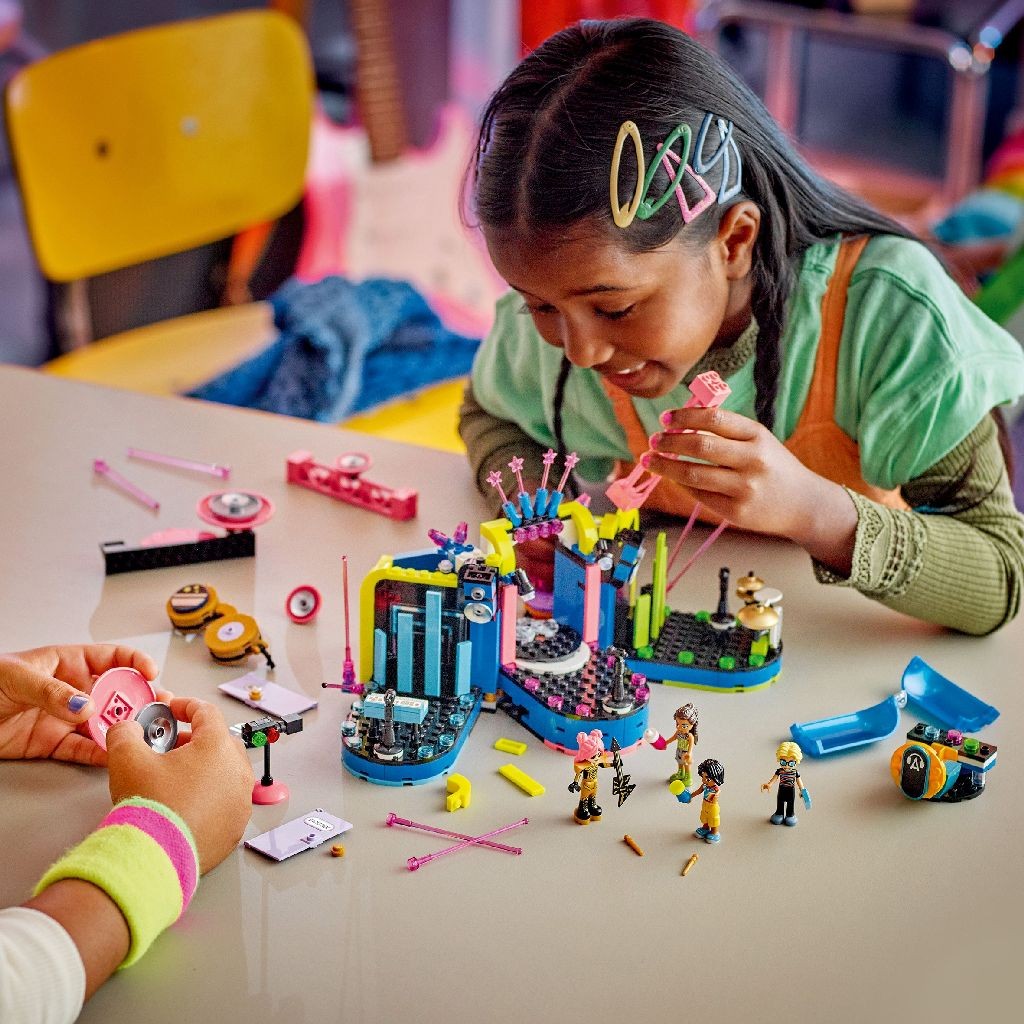 LEGO FRIENDS CONCURS MUZICAL IN ORASUL HEARTLAKE 42616
