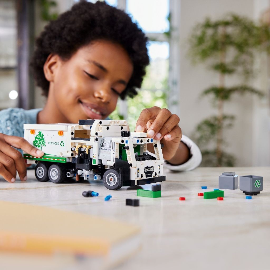 LEGO TECHNIC AUTOGUNOIERA MACK LR ELECTRIC 42167