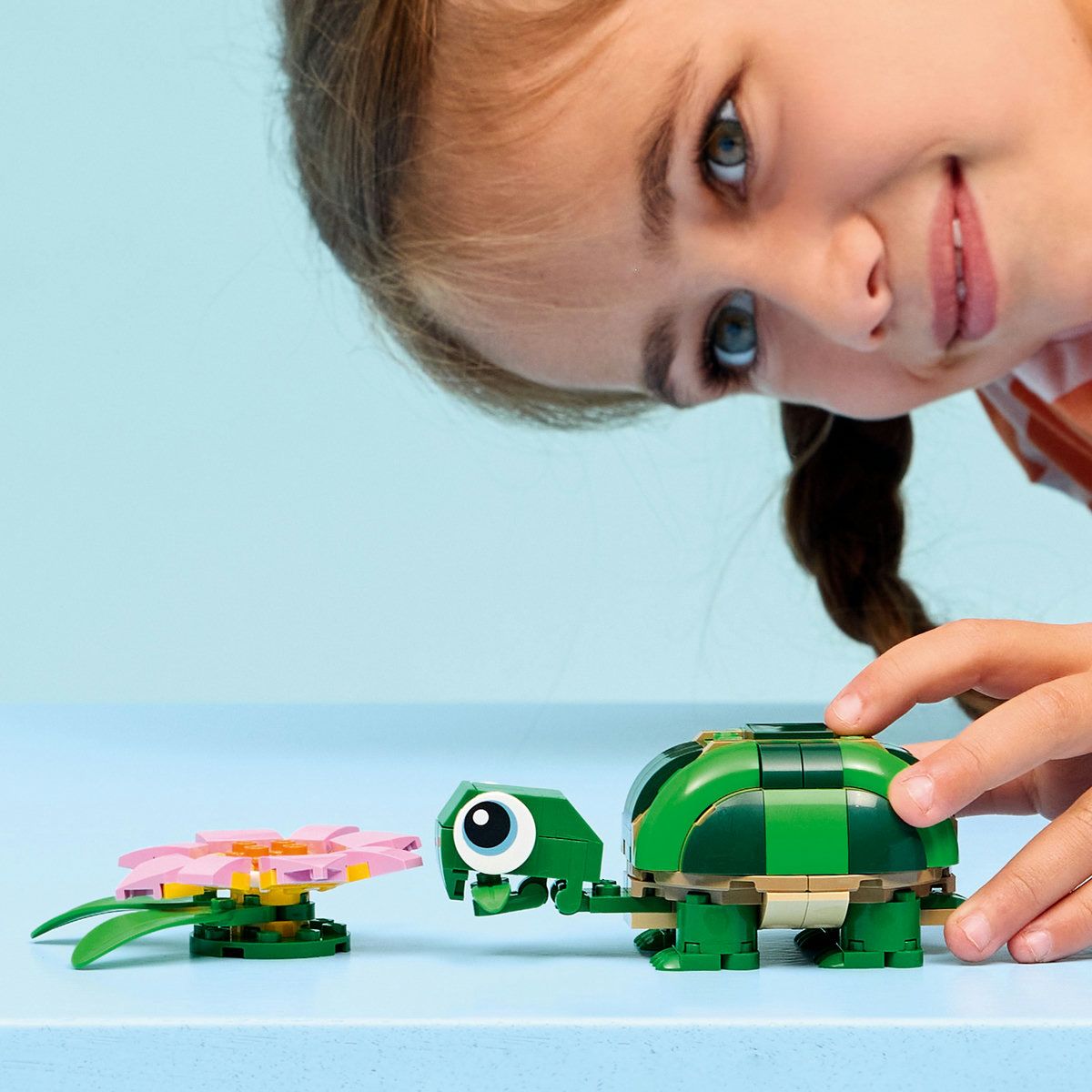 LEGO CREATOR BROASCA TESTOASA CU O FLOARE DE NUFAR 31377