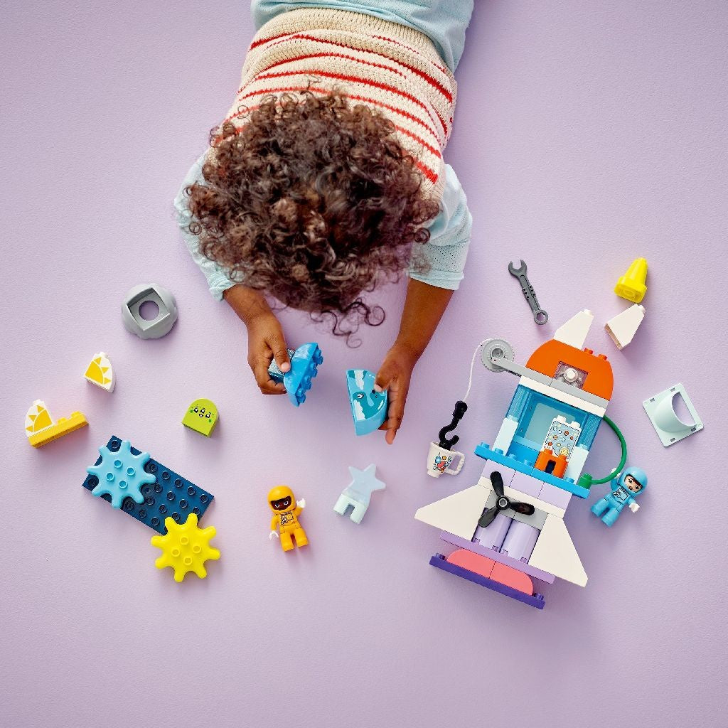 LEGO DUPLO AVENTURA CU NAVETA SPATIALA​ 3 IN 1 10422