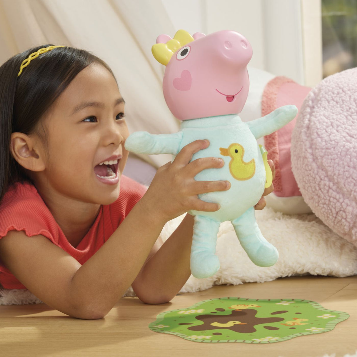 PEPPA PIG SET DE JOACA OINKS AND SNUGGLES PAPUSA EVIE INTERACTIVA CU ACCESORII