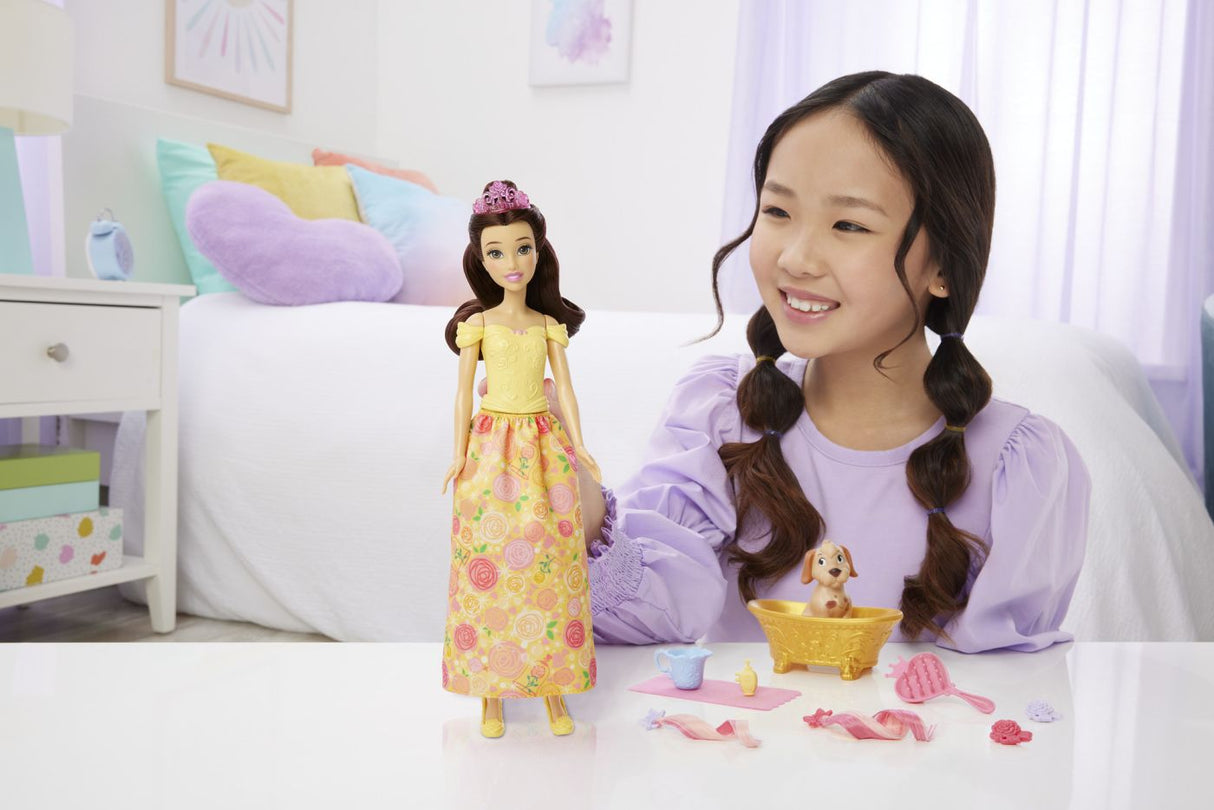 DISNEY PRINCESS PAPUSA BELLA CU CATEL SI ACCESORII