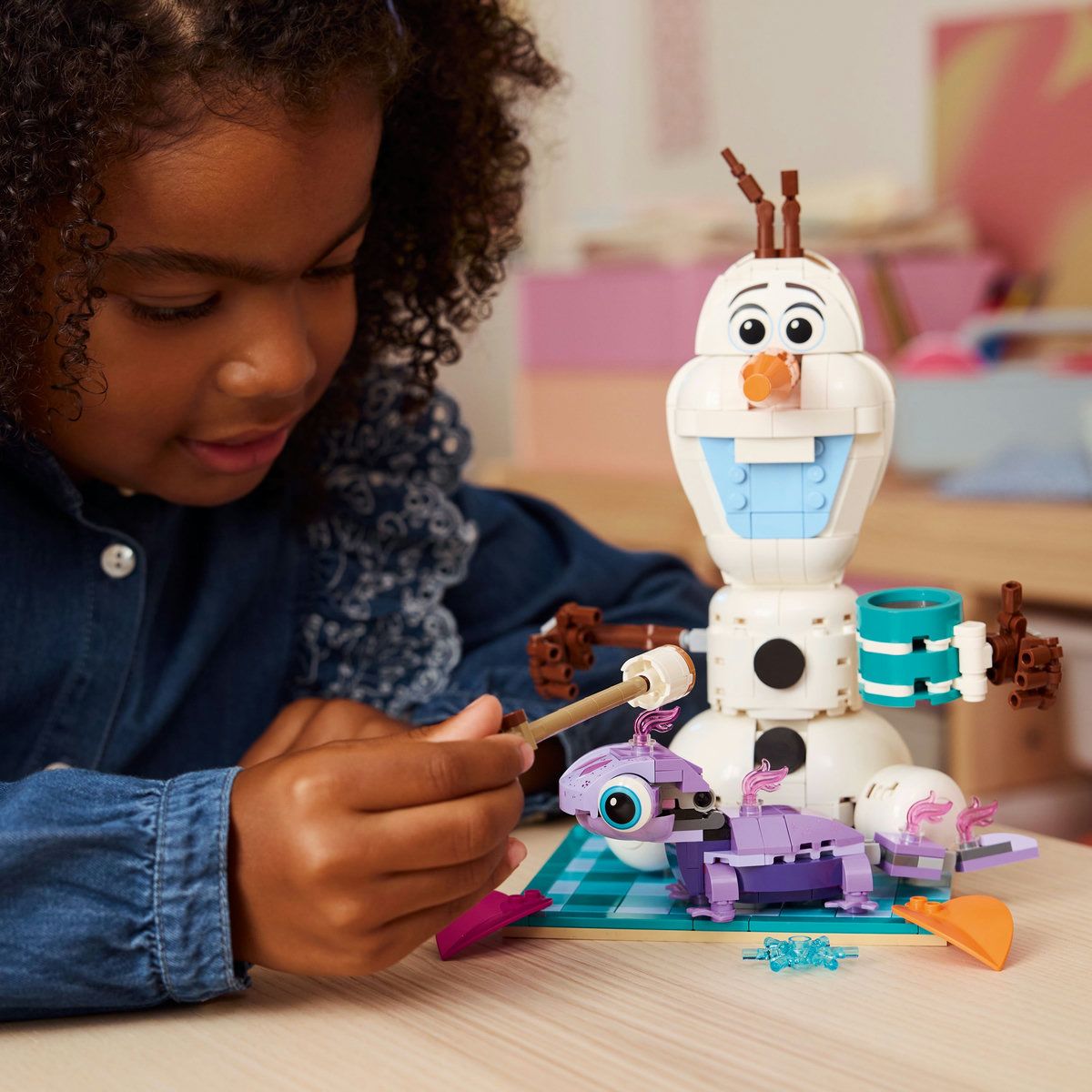 LEGO DISNEY FROZEN DISTRACTIE LA PICNIC CU OLAF SI BRUNI 43287
