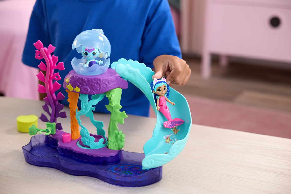 GABBYS DOLLHOUSE FILMUL SET ACVARIUL COLORAT CU FIGURINA SI ACCESORII