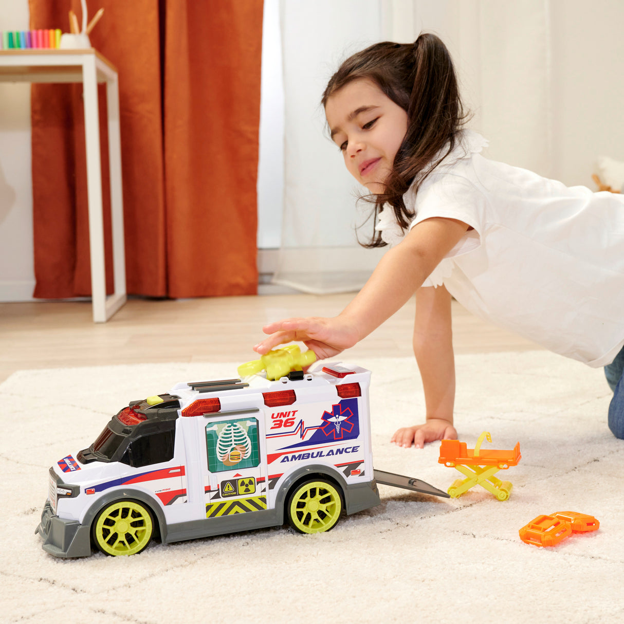 DICKIE TOYS AMBULANTA CU LUMINI SI SUNETE 35.5CM