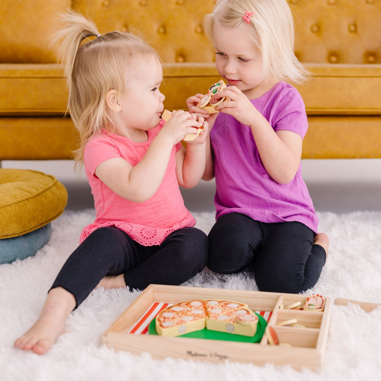 MELISSA AND DOUG SET DE JOACA DIN LEMN PETRECERE CU PIZZA