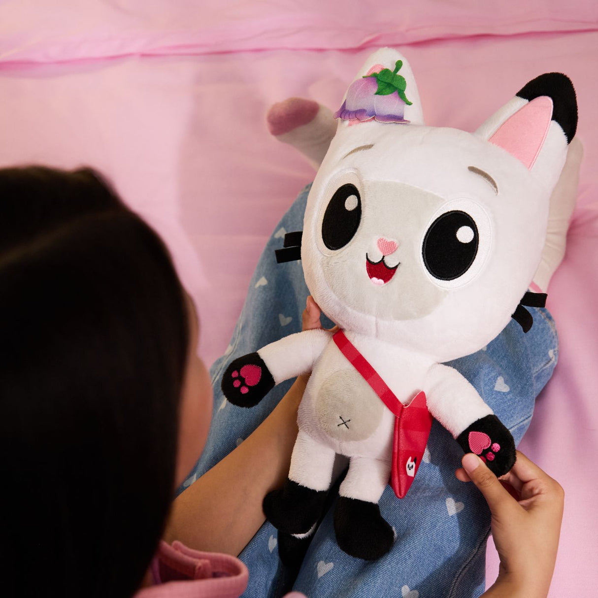 GABBYS DOLLHOUSE FILMUL PISICA INTERACTIVA PANDY PAWS DE PLUS