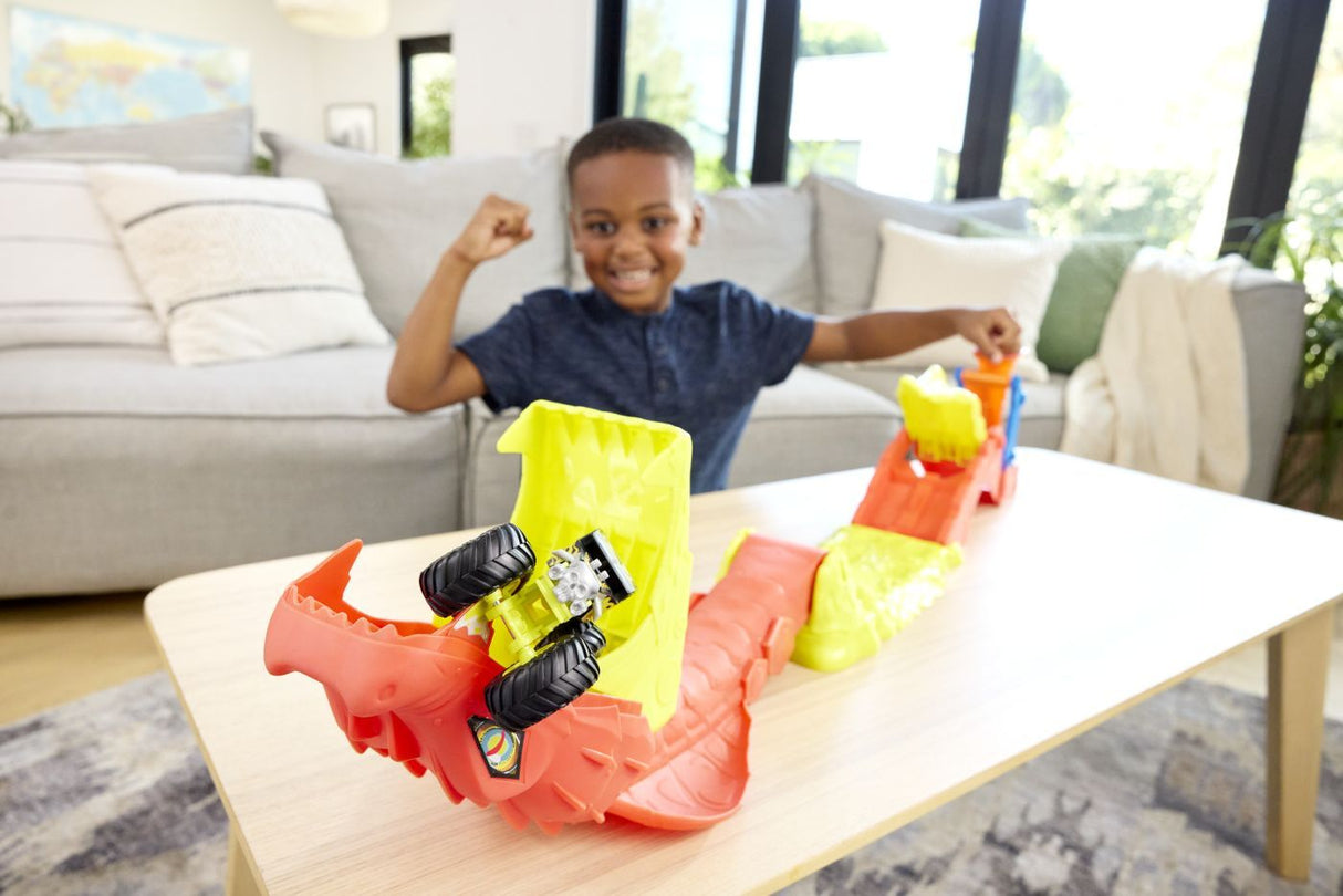 HOT WHEELS MONSTER TRUCK SET DE JOACA PISTA INVINGE SARPELE URIAS CU MASINUTA BONE SHAKER INCLUSA