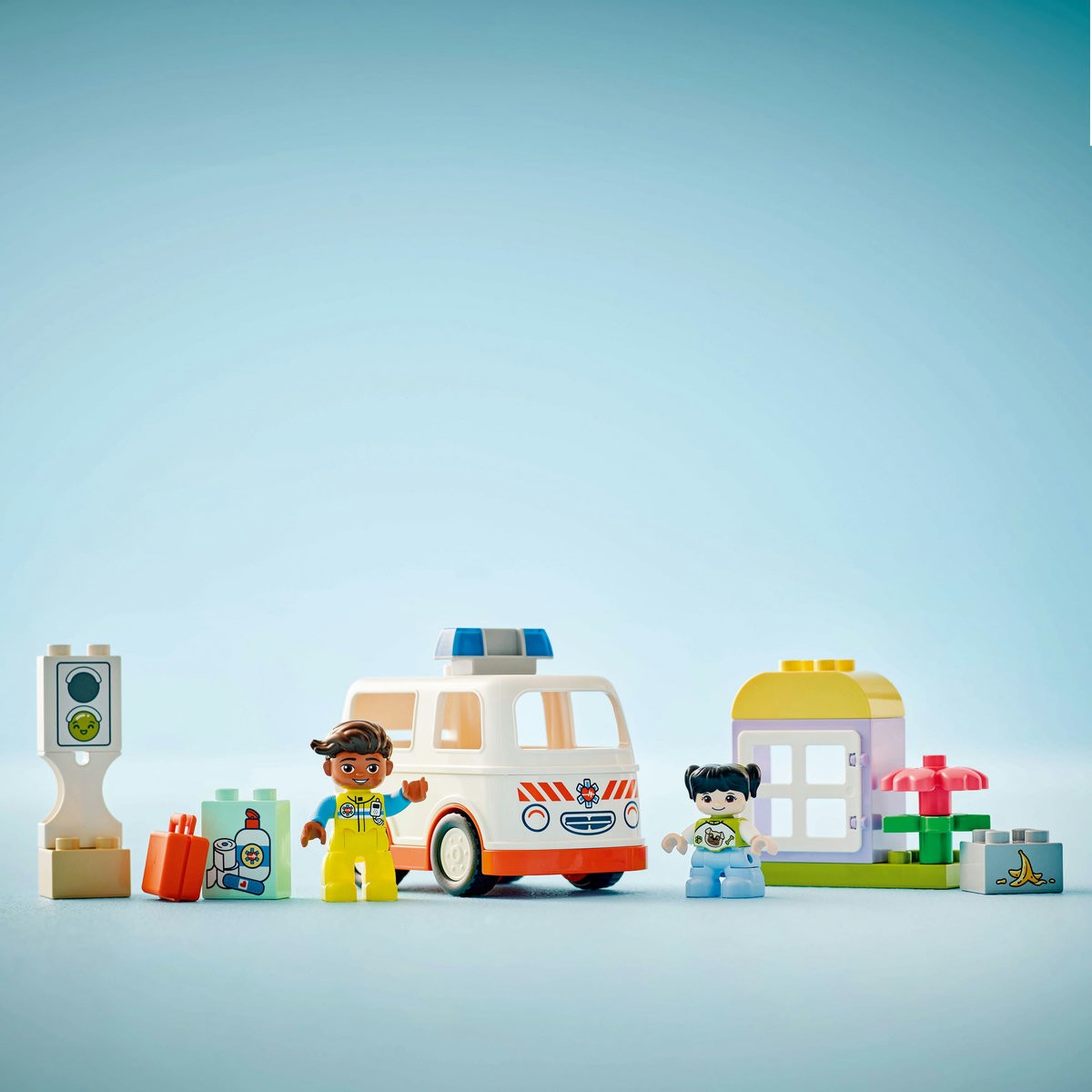 LEGO DUPLO AMBULANTA SI SOFER 10447