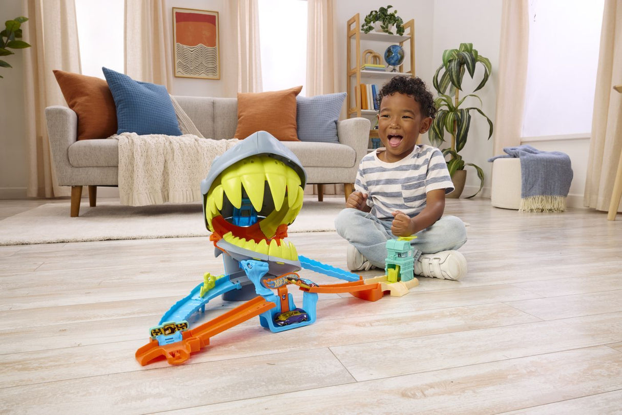 HOT WHEELS CITY PISTA DE CURSE PLAJA RECHINULUI CHOMP CU MASINUTA INCLUSA