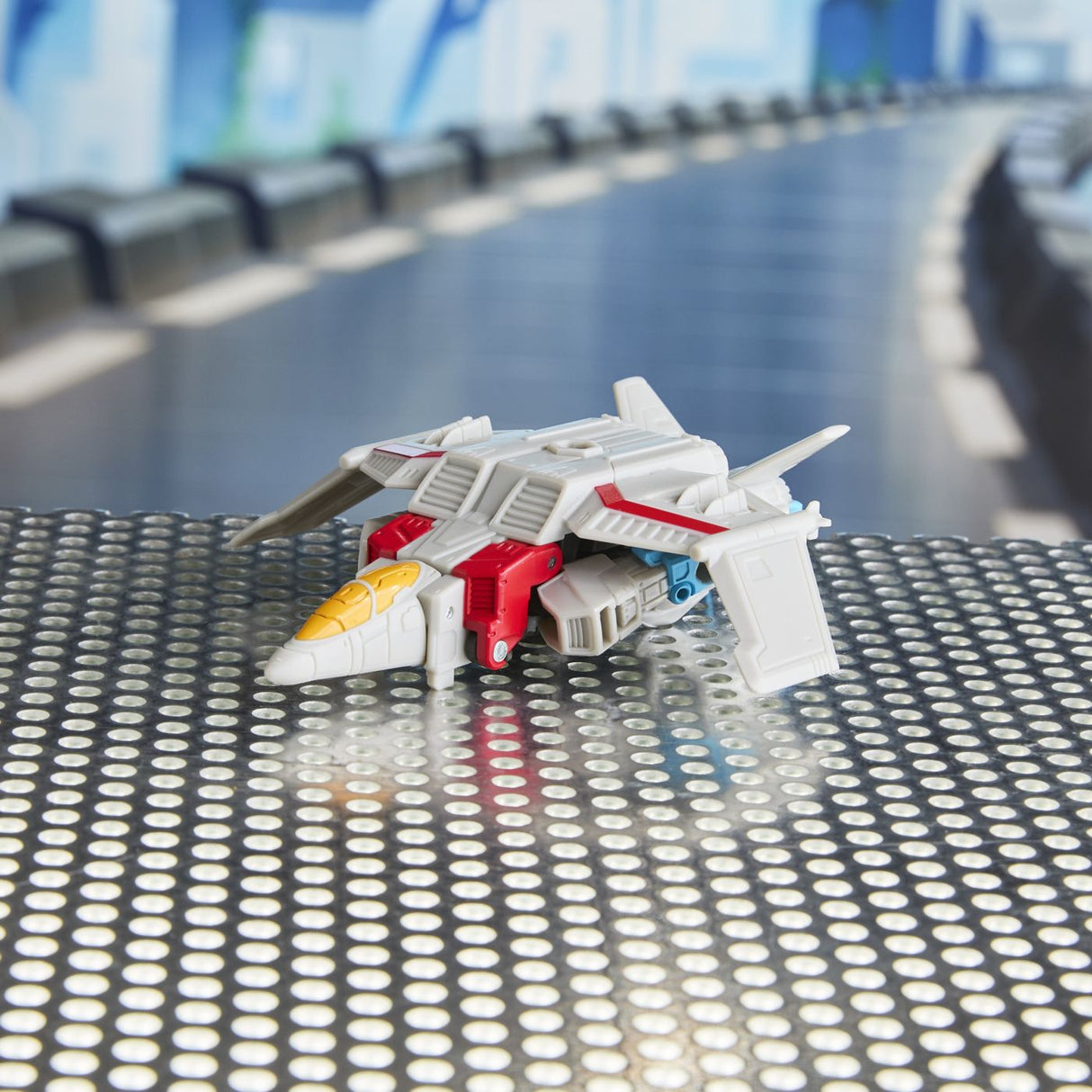 TRANSFORMERS CYBERWORLD ROBOT STARSCREAM CONVERTIBIL 10CM