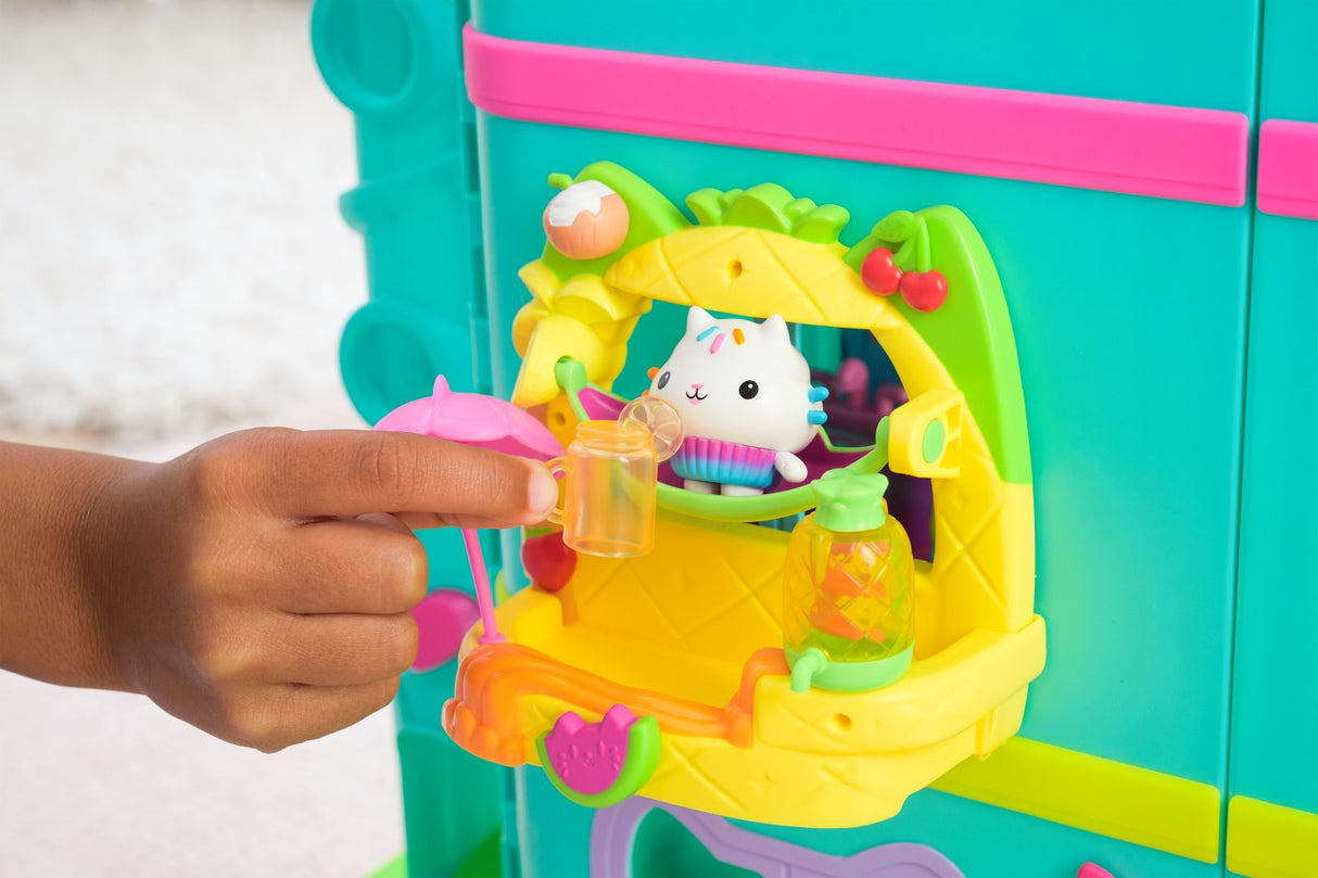 GABBYS DOLLHOUSE SET BALCON PENTRU PETRECEREA CU SMOOTHIE A LUI CAKEY