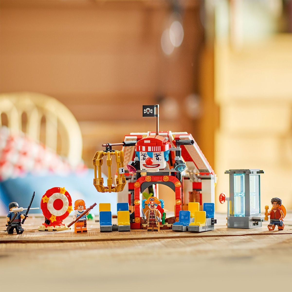 LEGO ONE PIECE CORTUL DE CIRC AL CLOVNULUI BUGGY 75637