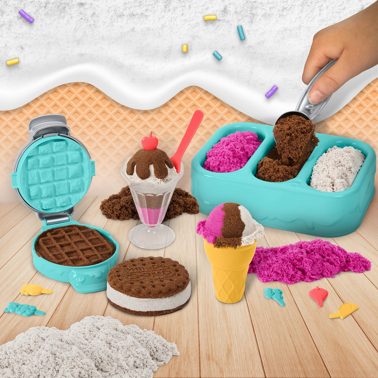 KINETIC SAND SET INGHETATA SI PRAJITURELE COLORATE SI PARFUMATE