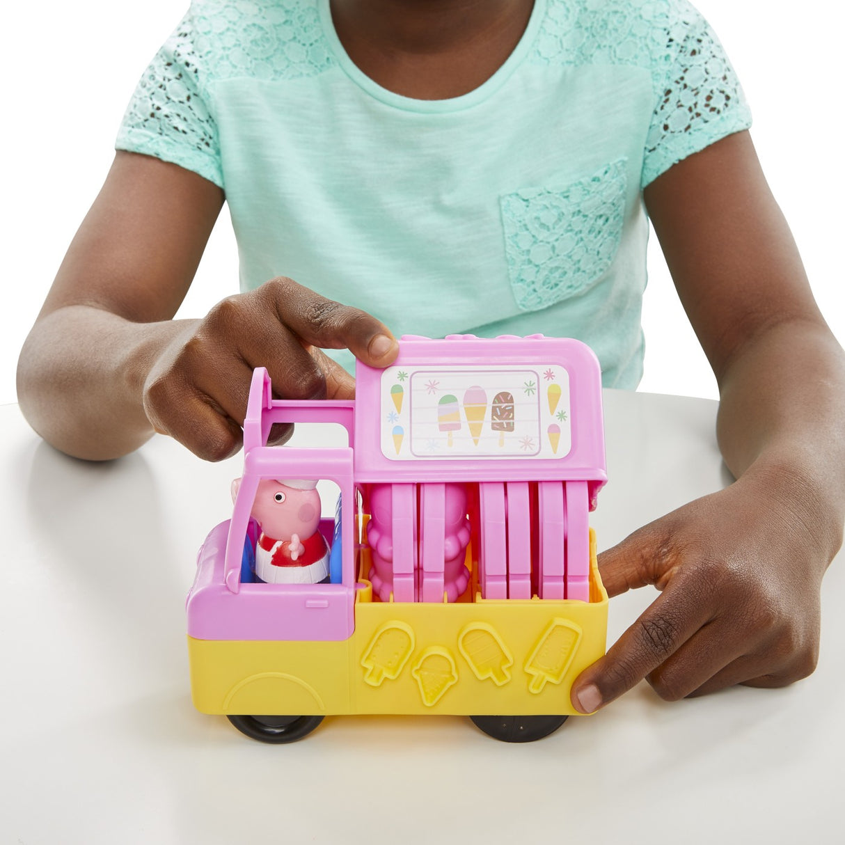 PLAY DOH PEPPA PIG SI MASINA DE INGHETATA