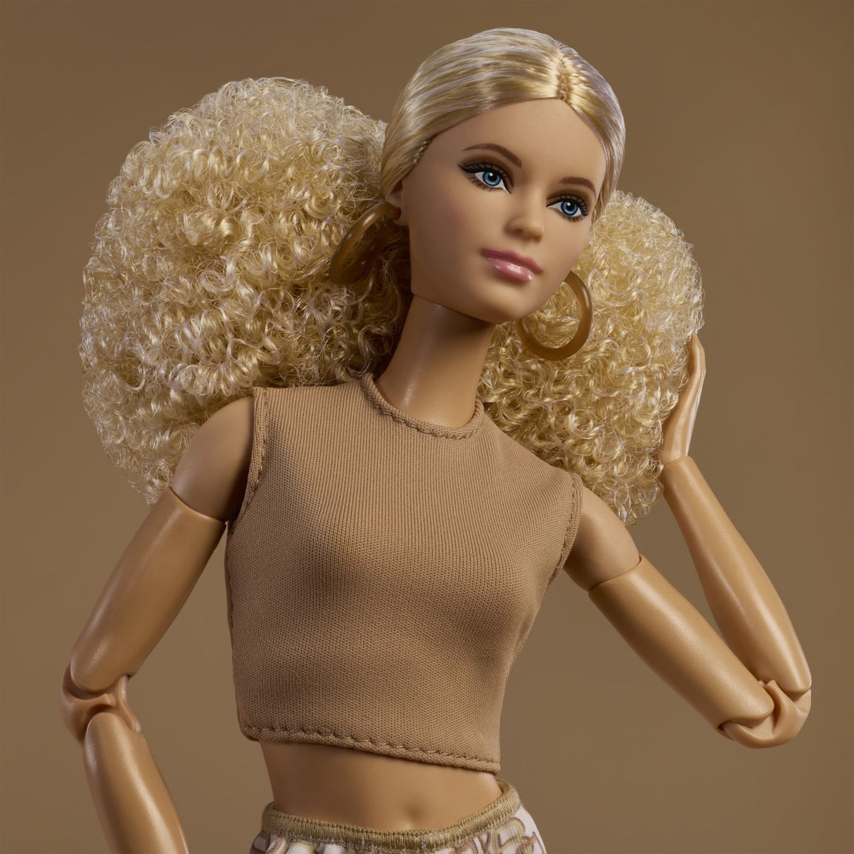 BARBIE SIGNATURE PAPUSA BARBIE BASIC MODEL 07 BLONDA