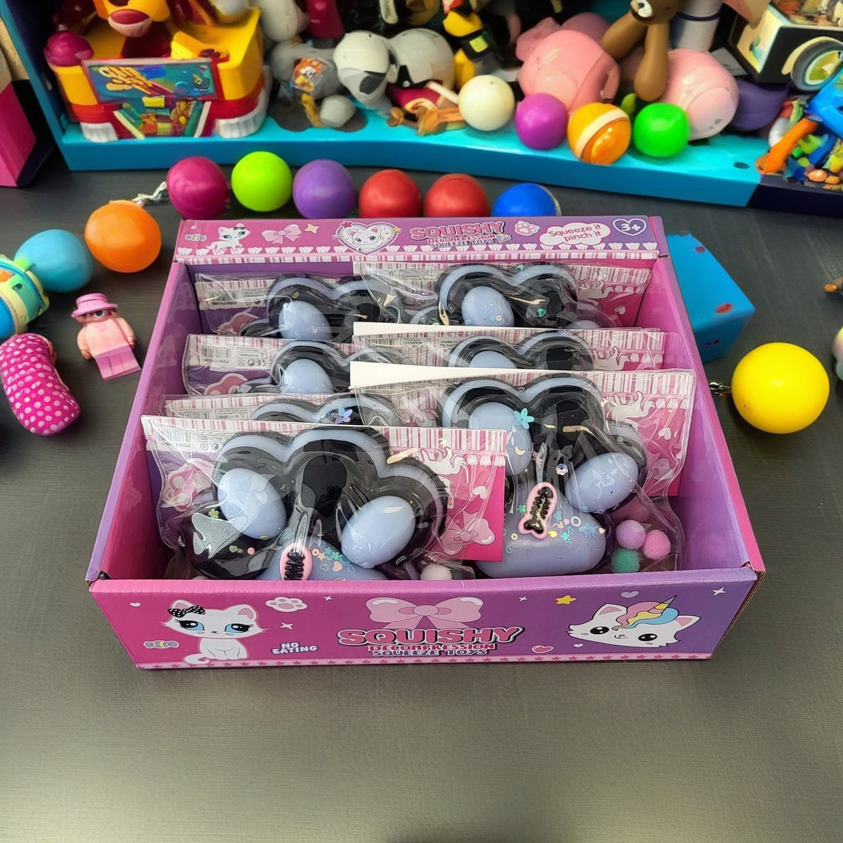 Ambalaj pentru Jucarii Antistres Squishy, Vivimall, cu Revenire Lenta, Pinch Family, Multicolor - vivimall.ro