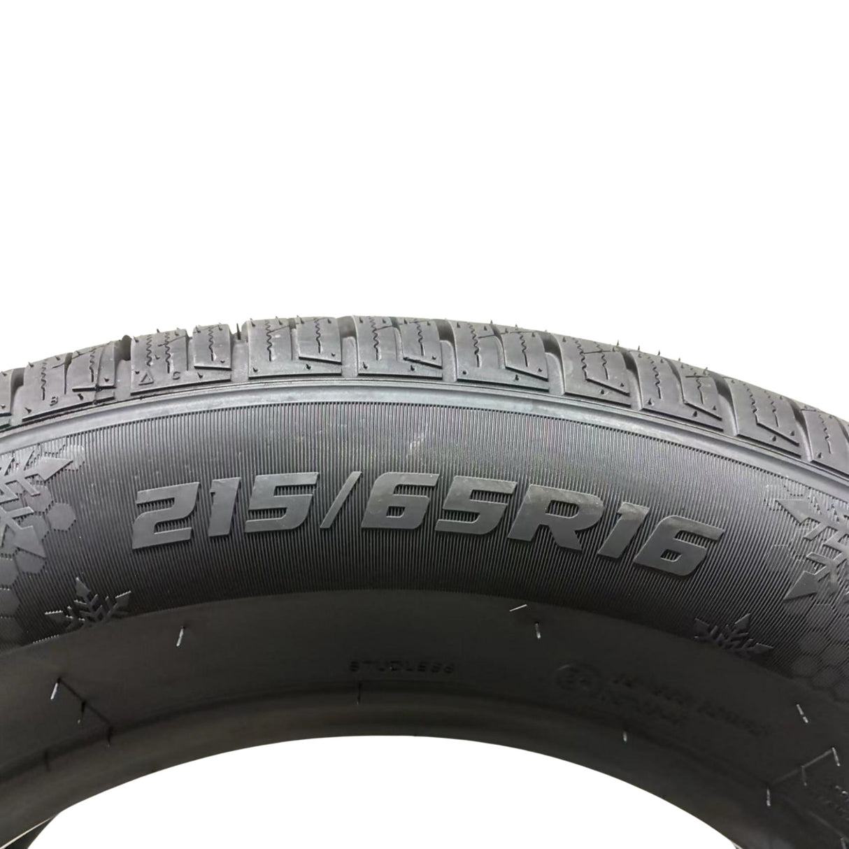 Anvelopa Iarna LANVIGATOR WINTERGRIP HP 215/65R16 98H, Aderenta Sporita pe Zapada si Umed, Confort si Durabilitate - vivimall.ro