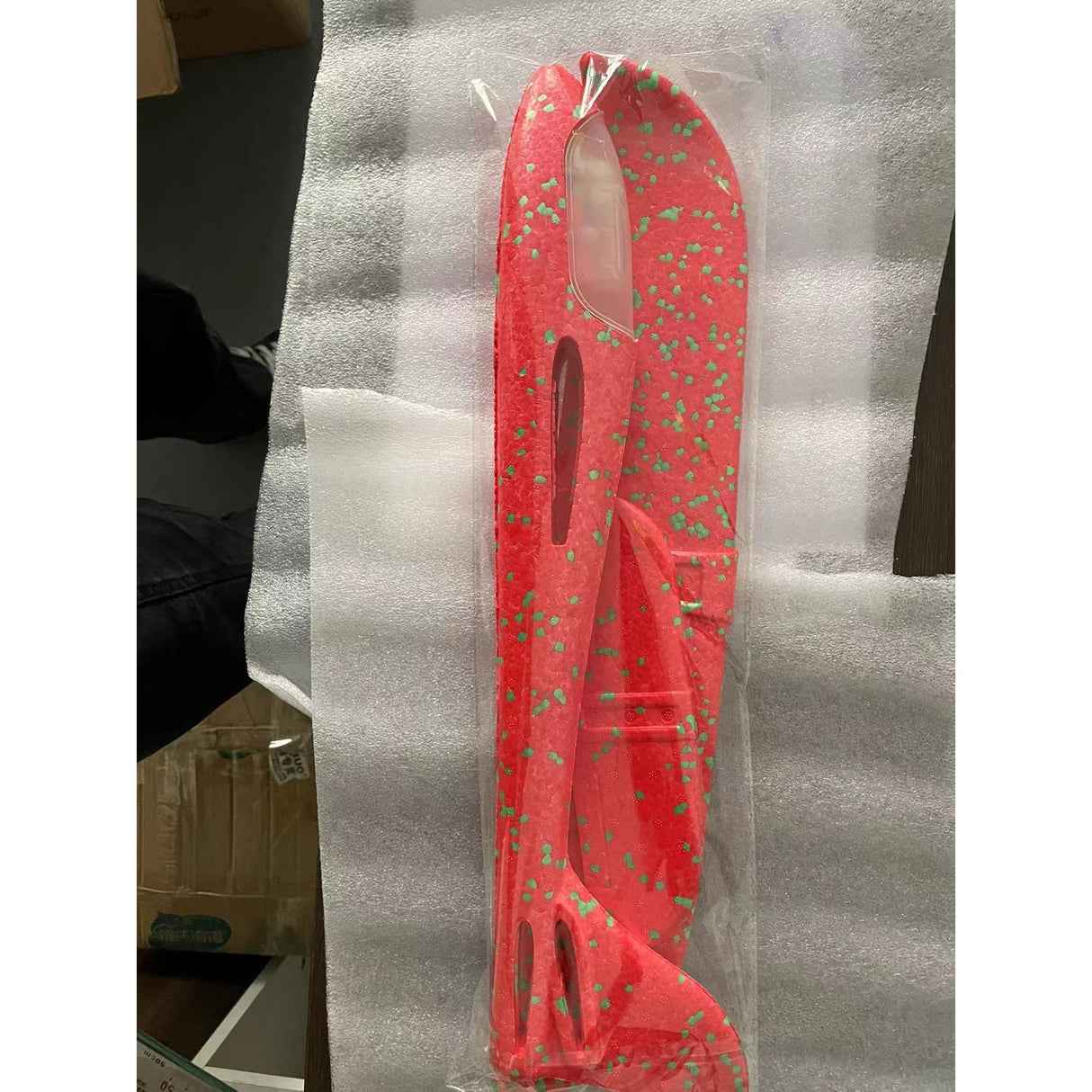 Avion Planor cu Pilot, Vivimall, Din Polistiren, Cu Lumini in Cabina Pilotului, Lungime 47 cm, Rosu - vivimall.ro